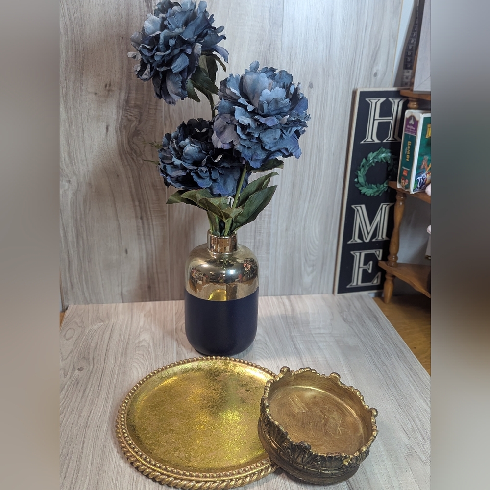 BILL BLASS Gold Plate/Candle Holder Blue Hydrangea Stems Blue Gold Vase